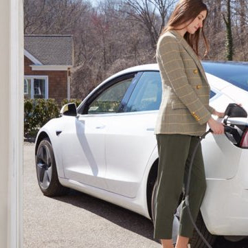 Tesla Charging Woes: Exploring Alternatives with the Lectron Portable Chargers