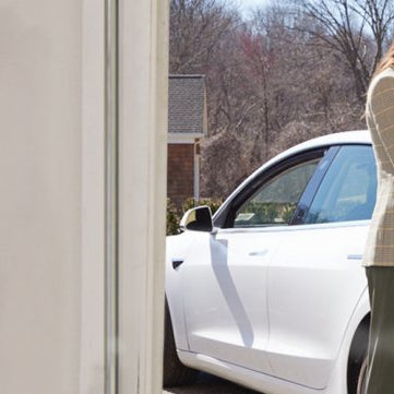 Convenience on the Move: Exploring the Portable Versatility of Lectron Level 1 and Level 2 Tesla Chargers