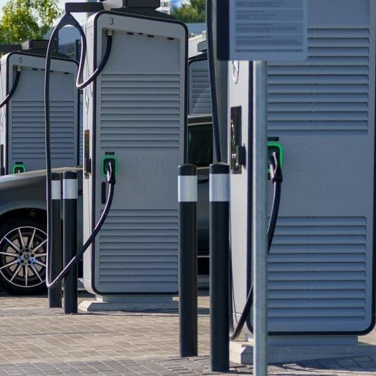 ChargePoint vs Electrify America: How Lectron Lets Every EV Driver Charge Anywhere