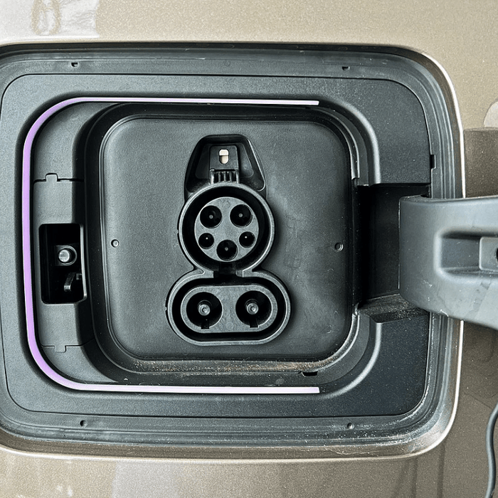 SAE Combo Charger (CCS): What It Is and How It Works