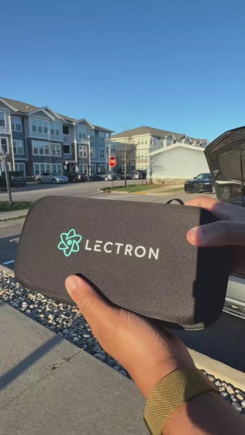 Customer review video for Lectron Jump Starter S10, introducing the features and use cases